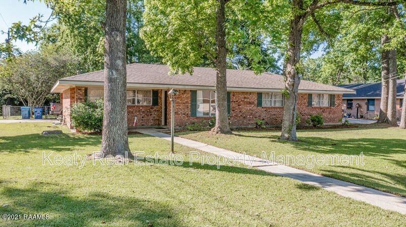 214 Dover Dr - Photo 2 of 18