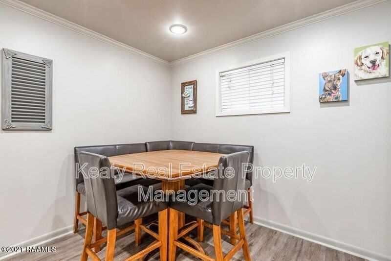 214 Dover Dr - Photo 6 of 18