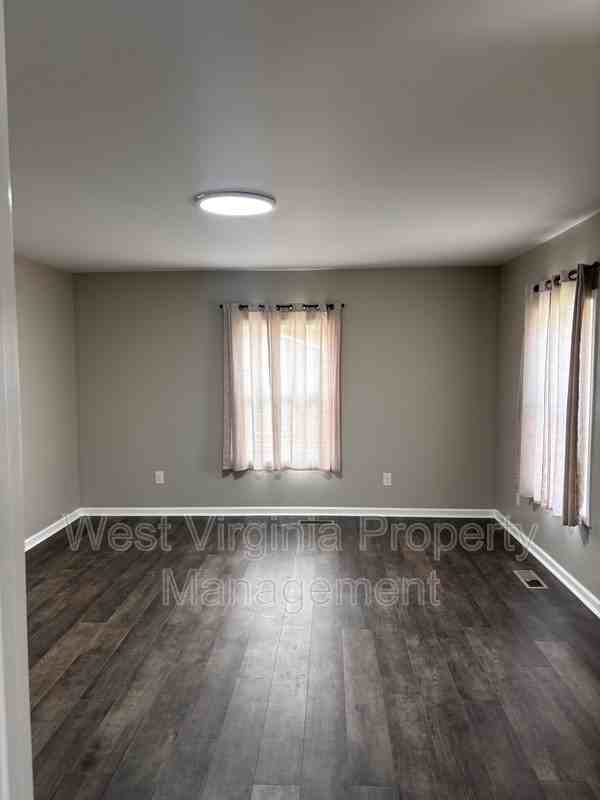 312 Highland St - Photo 4 of 13