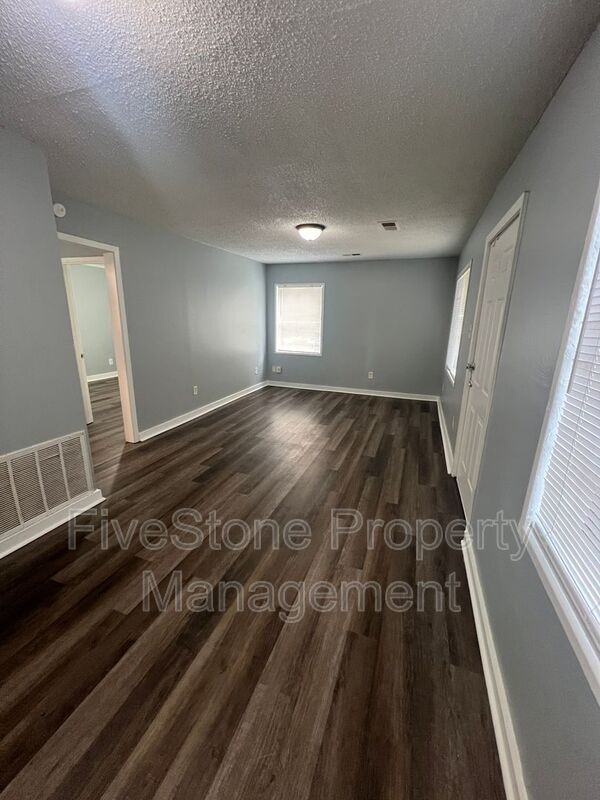 1300 Robin Hood Ln - Photo 3 of 19