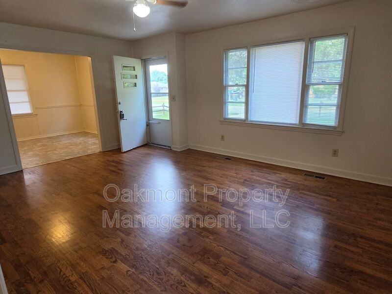 5313 Bayleaf Dr - Photo 3 of 15