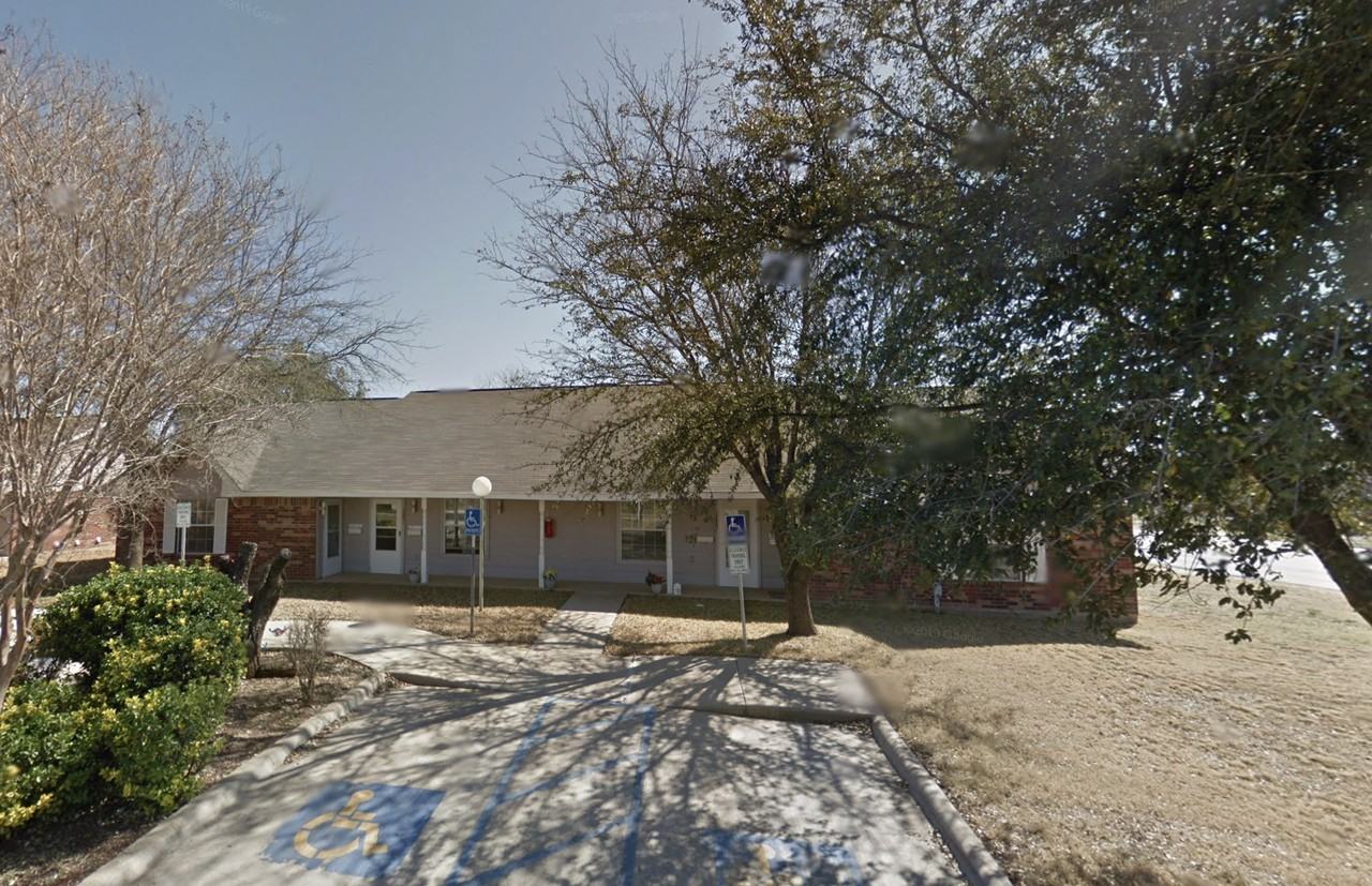200 N Palmer Ave - Photo 2 of 6