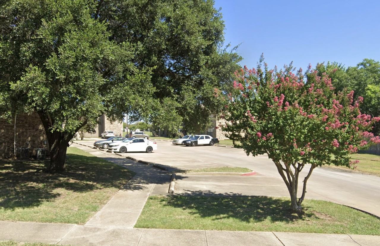 615 Cedar St - Photo 5 of 7