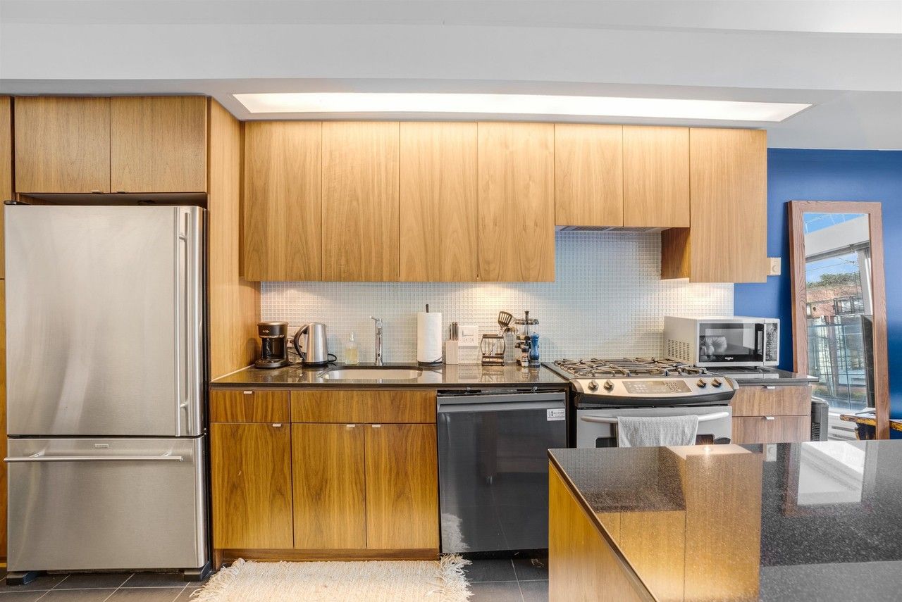 33 West Pender Street #3XX - Photo 6 of 21