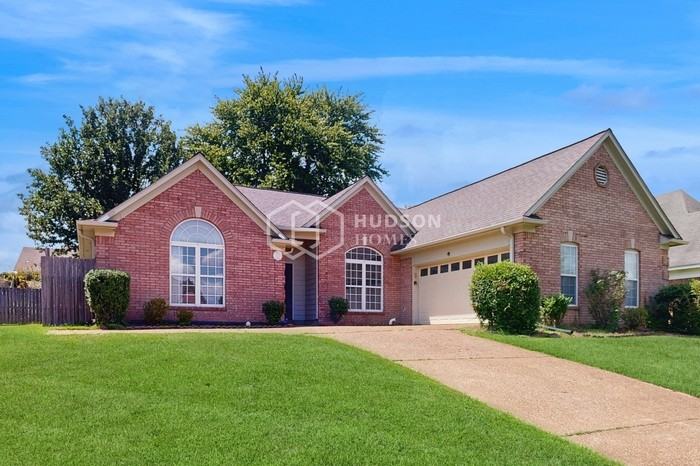 5039 Wolfchase Farms Pkwy - Photo 3 of 40
