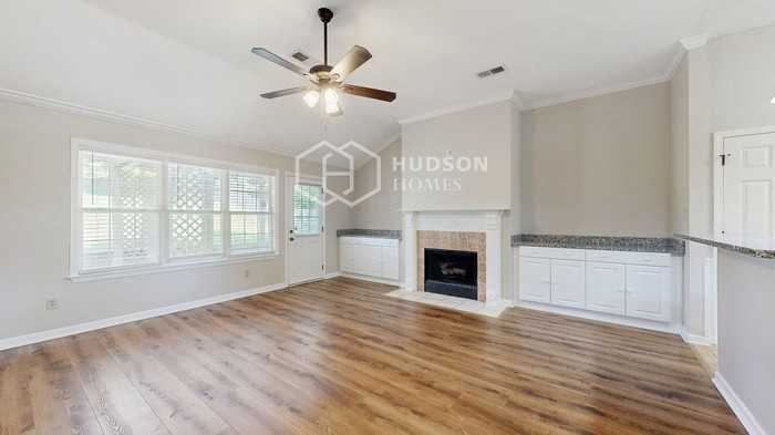 5039 Wolfchase Farms Pkwy - Photo 4 of 40