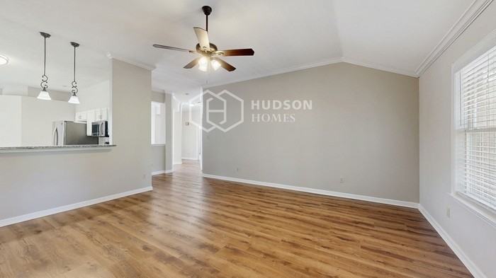 5039 Wolfchase Farms Pkwy - Photo 5 of 40