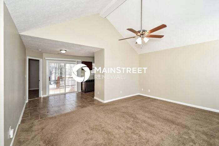 11105 Meadow Chase Ct - Photo 3 of 15