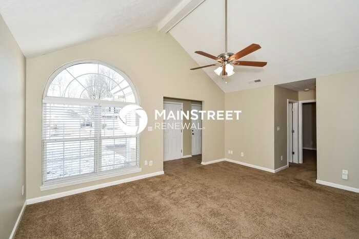 11105 Meadow Chase Ct - Photo 4 of 15