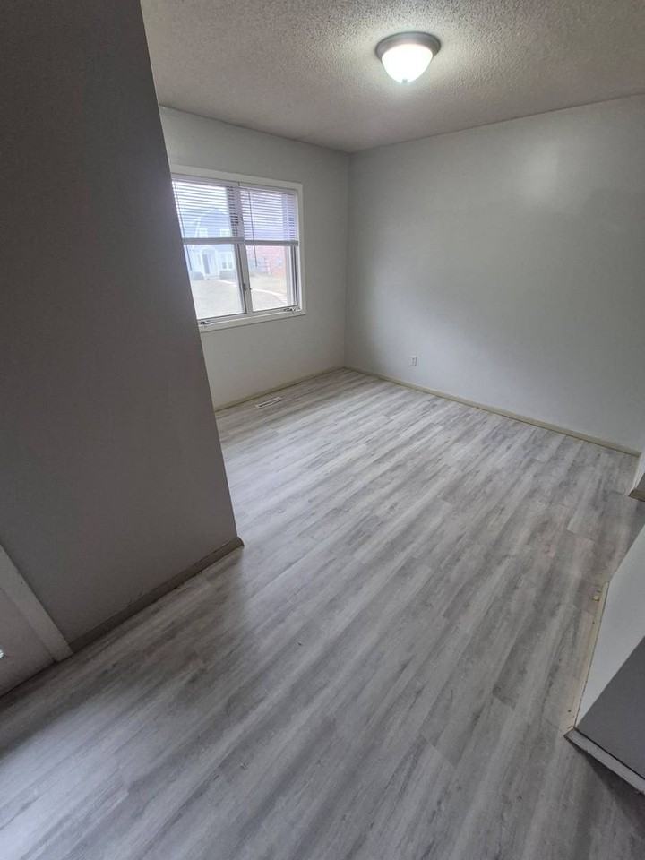 920 N Linden St #16 - Photo 3 of 10