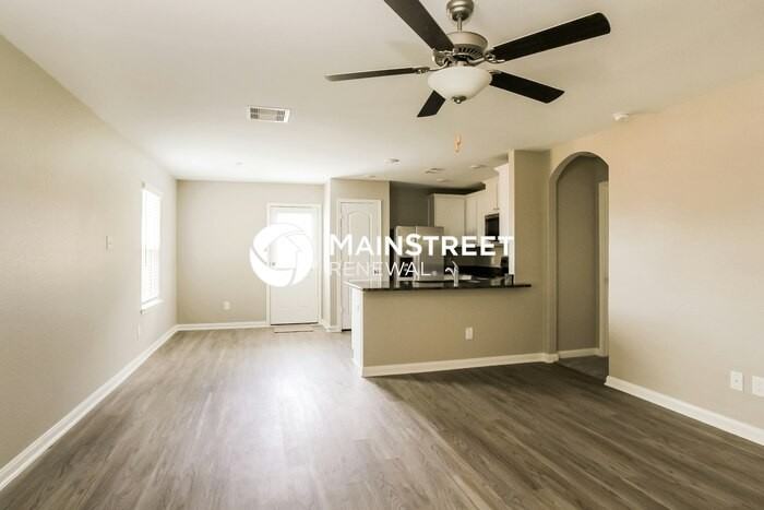 25261 Dickens Dr - Photo 4 of 16