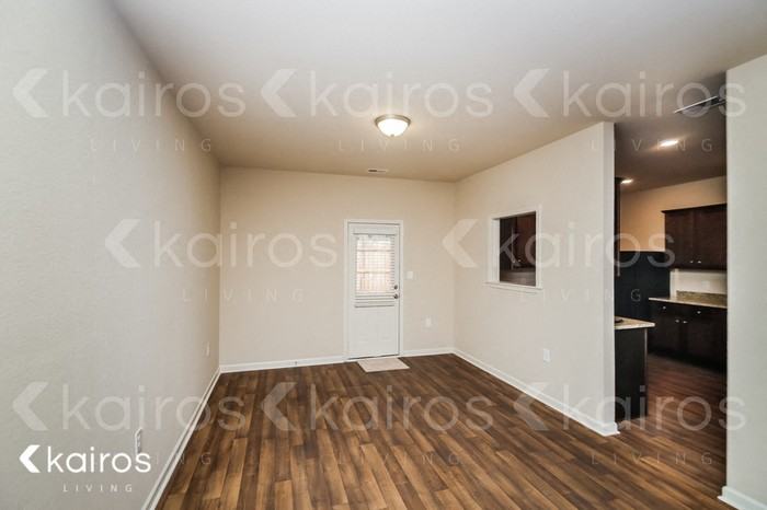 10757 Bent Brook Dr - Photo 4 of 16
