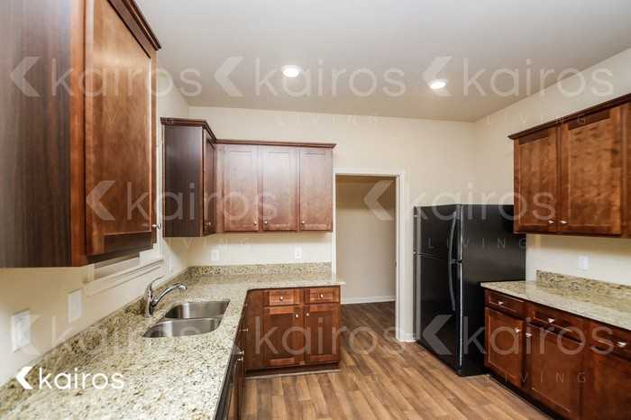 10757 Bent Brook Dr - Photo 6 of 16