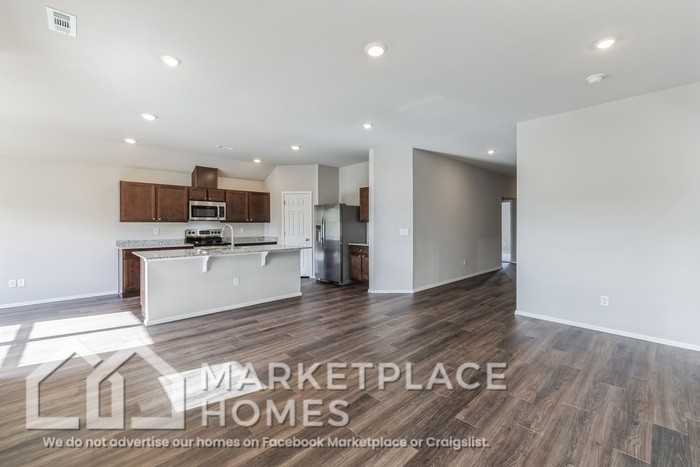 884 S Brambling Ln - Photo 7 of 33