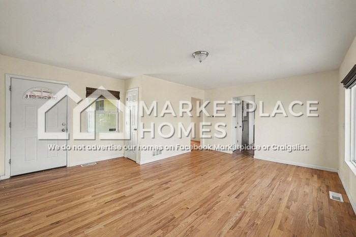 3610 Oneida St - Photo 5 of 26
