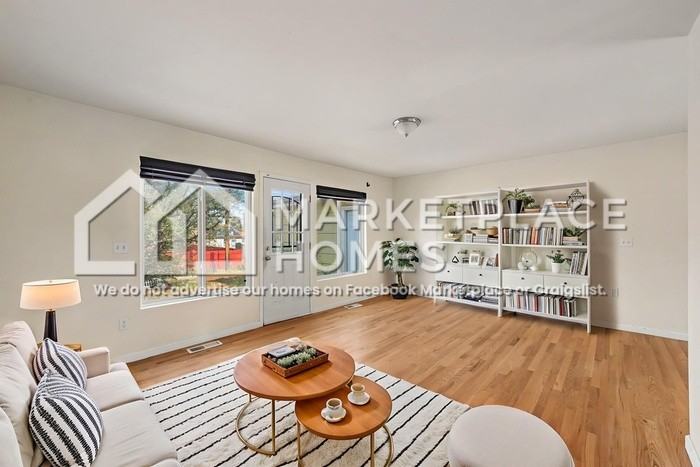 3610 Oneida St - Photo 7 of 26