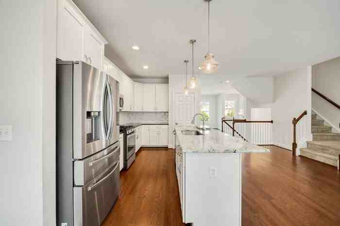 5413 Hickory Ann Dr - Photo 7 of 38
