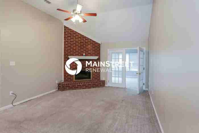 6659 Ross Manor Dr - Photo 3 of 16