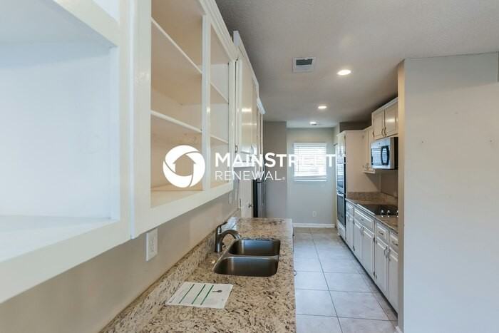 6659 Ross Manor Dr - Photo 6 of 16