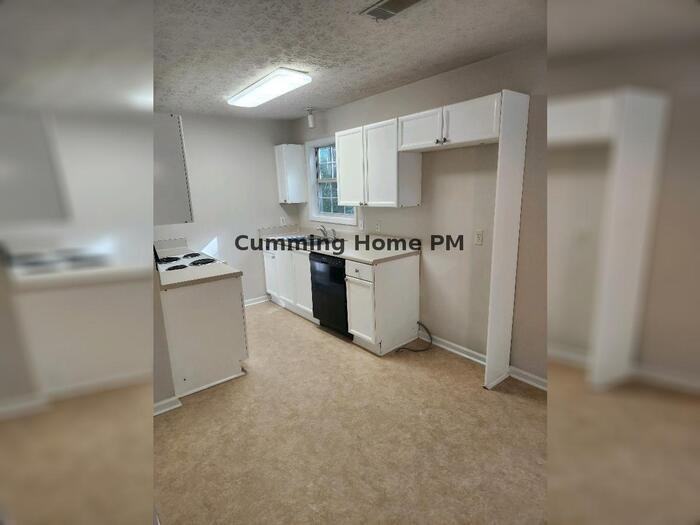 9014 Shorewood Ln - Photo 3 of 7