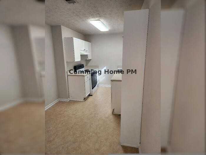 9014 Shorewood Ln - Photo 4 of 7