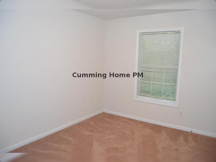 9014 Shorewood Ln - Photo 6 of 7
