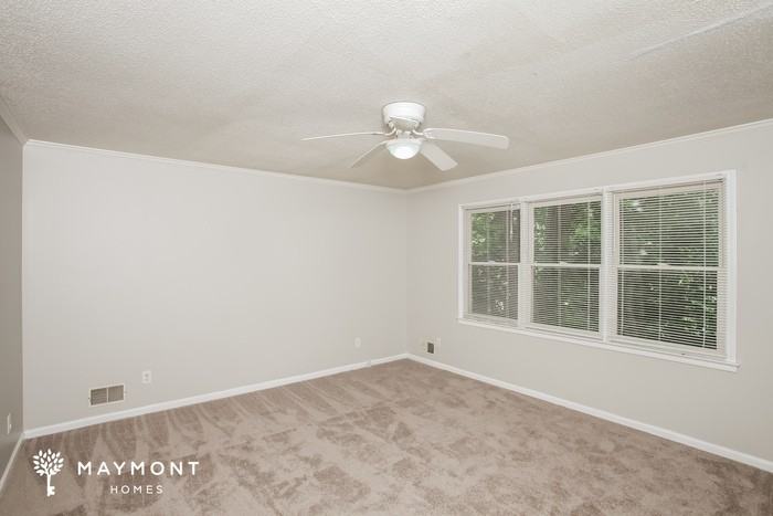 6924 Longbrook Rd - Photo 4 of 12