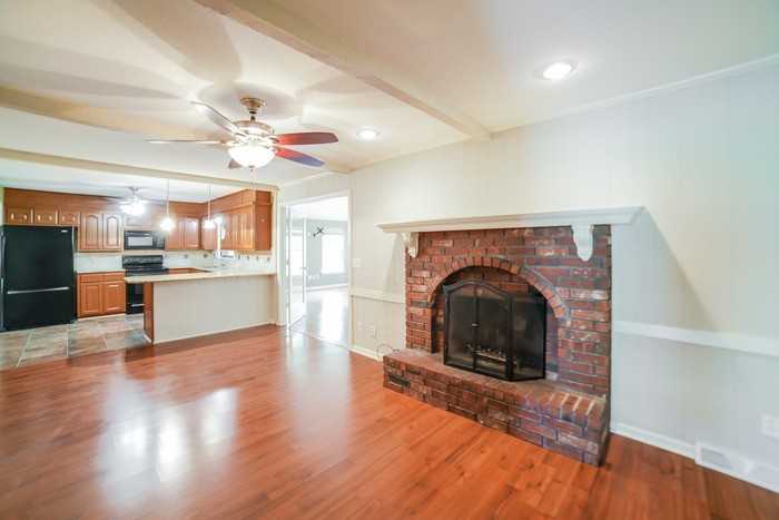 1309 Sw 19th St - Photo 2 of 13