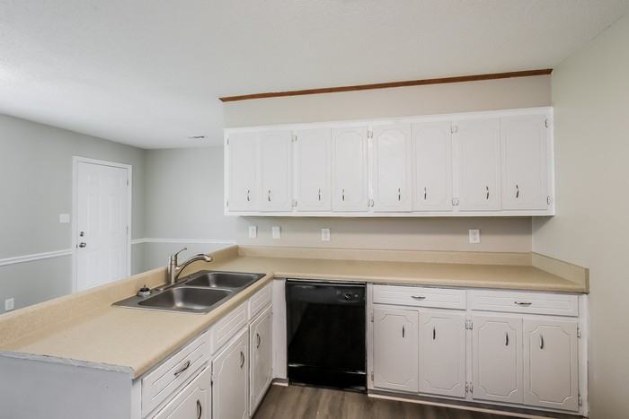 3513 Hilltop Dr - Photo 4 of 10