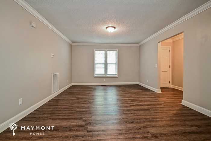 313 Chapelwhite Rd - Photo 4 of 12