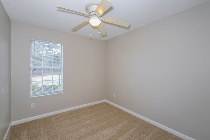 2819 Bradford Ct - Photo 7 of 11