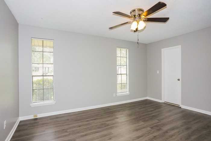 2380 Travis Pines Dr - Photo 7 of 12