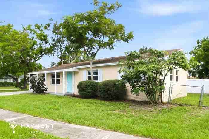 8221 Jacaranda Ave - Photo 4 of 14