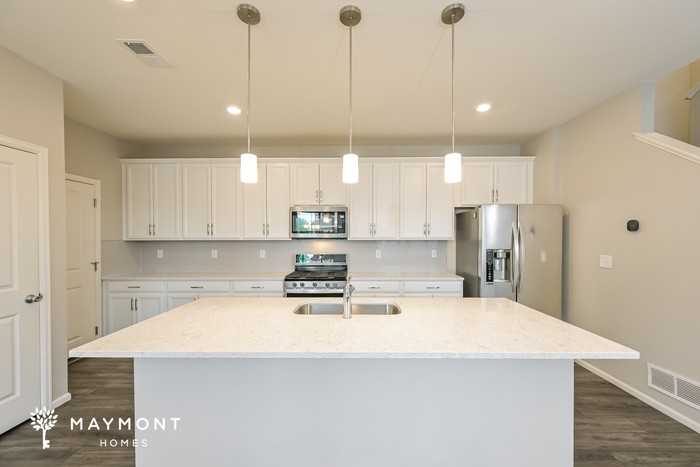 6073 N Orleans St - Photo 4 of 13