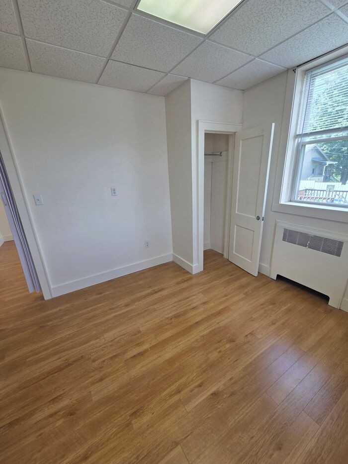 704 Poplar St #105 - Photo 6 of 7