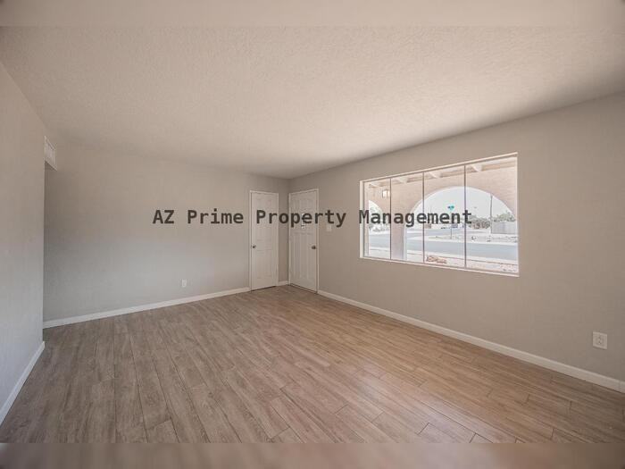 1140 W 7th St - Photo 6 of 31