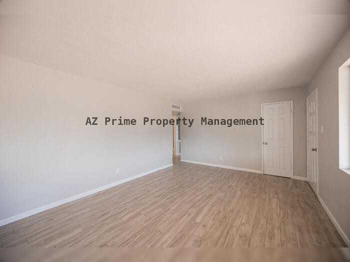 1140 W 7th St - Photo 7 of 31