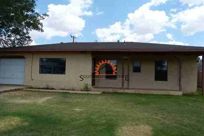 921 E Llano Estacado Blvd