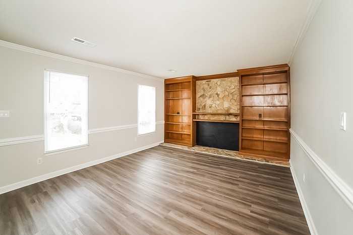 5025 Mereworth Ct - Photo 2 of 8