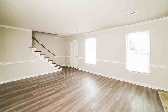 5025 Mereworth Ct - Photo 3 of 8
