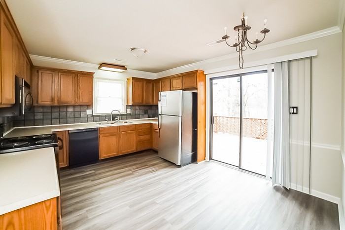 5025 Mereworth Ct - Photo 4 of 8
