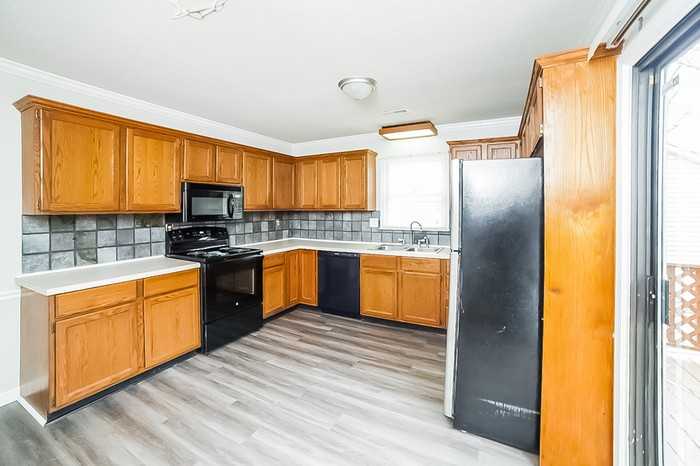 5025 Mereworth Ct - Photo 5 of 8