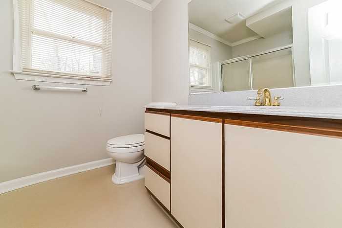 5025 Mereworth Ct - Photo 7 of 8