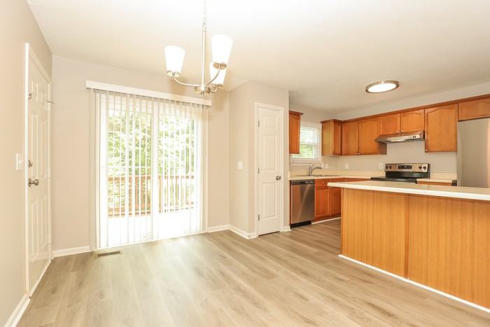 415 Country Village Dr - Photo 5 of 16