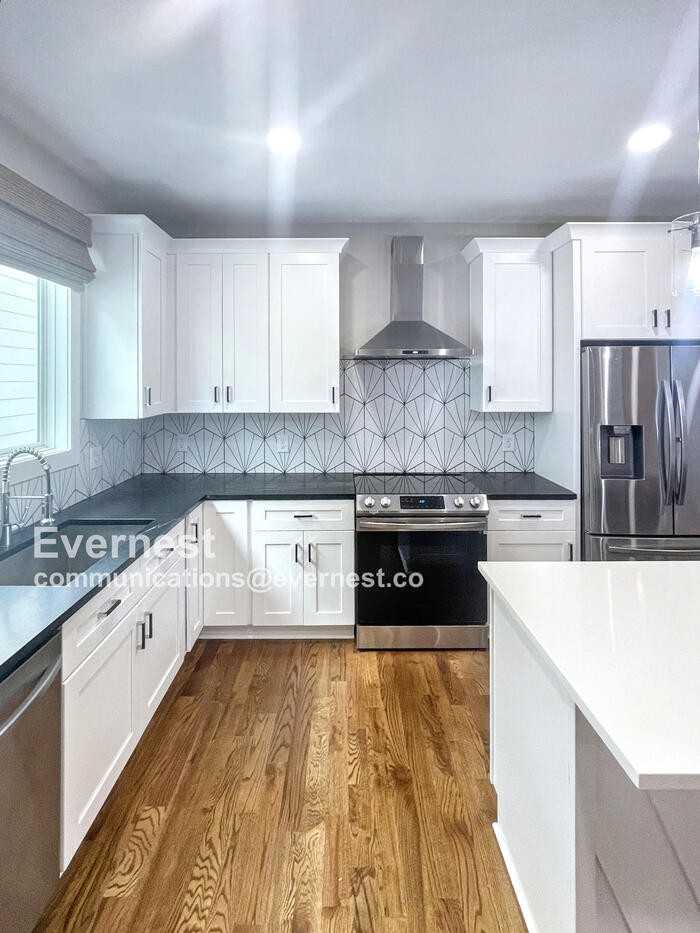 2116 Courtney Ave - Photo 3 of 26