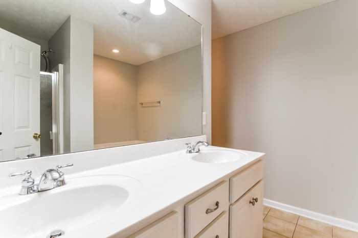 231 Thornfield Dr - Photo 7 of 11