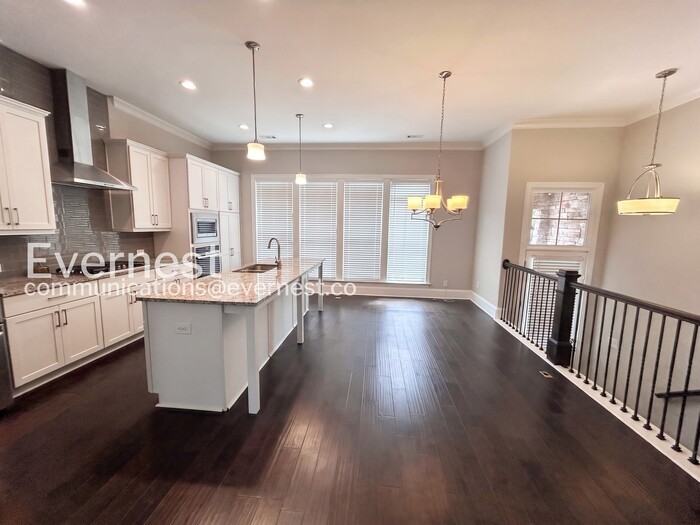 2140 Coventry Dr - Photo 3 of 33