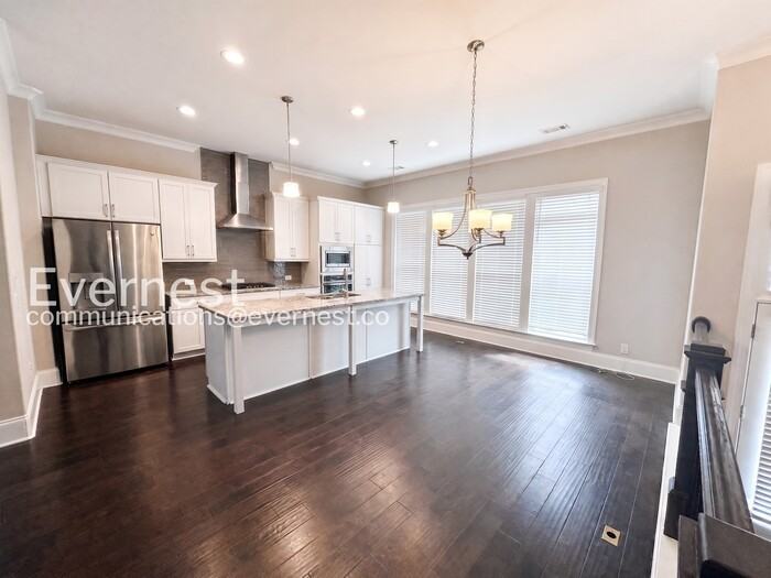 2140 Coventry Dr - Photo 4 of 33