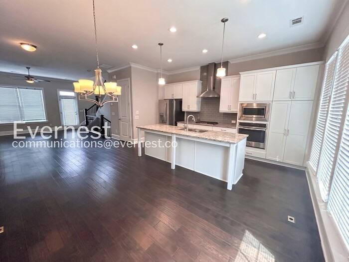 2140 Coventry Dr - Photo 5 of 33