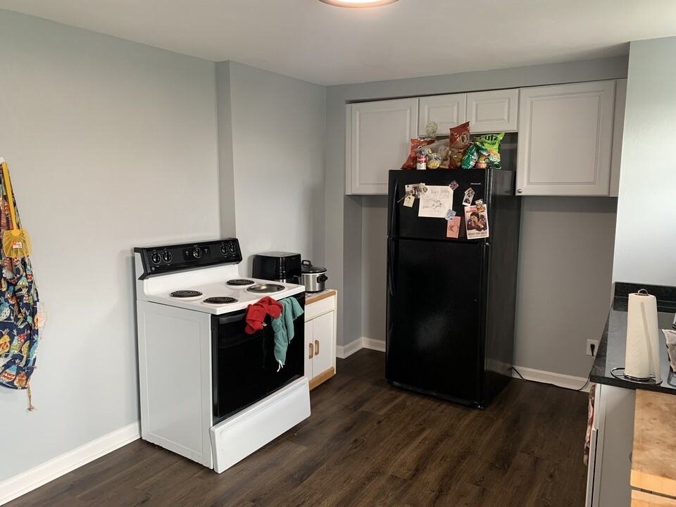 127 Margaret St #1 - Photo 4 of 18